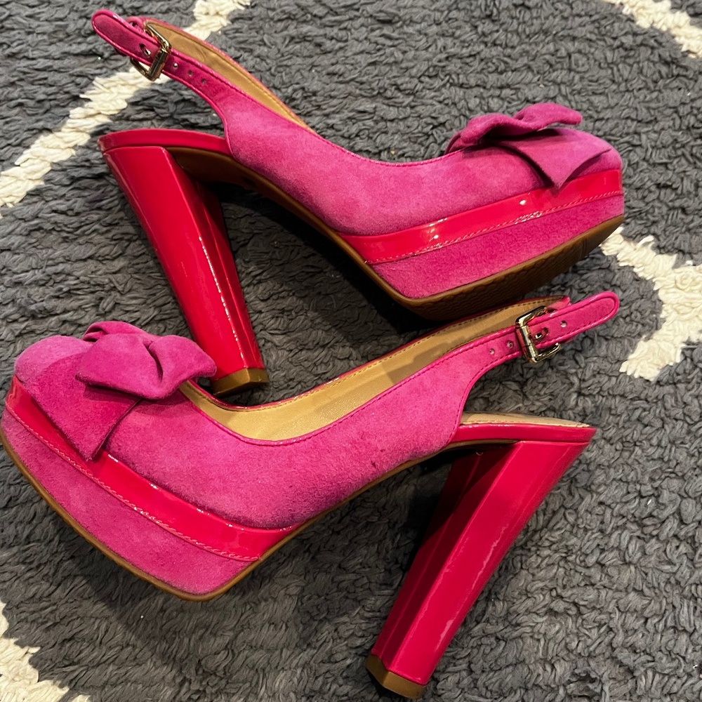 EXCELLENT CONDITION HOT PINK Slingbacks